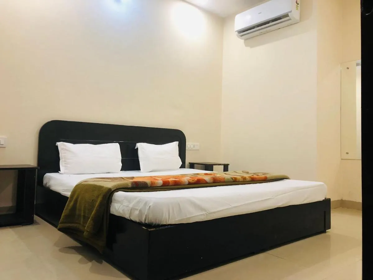 Hotel Snow White Mohali