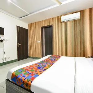 Hotel Fabhotel Ess Pee Grand